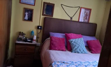 Casa 4 dorm. en Vicuña Rozas con Radal.