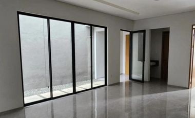 Dijual Rumah Baru Modern Elegan Siap Huni di Setraduta Grande