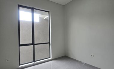 Dijual Rumah Baru Modern Elegan Siap Huni di Setraduta Grande