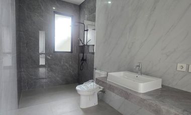 Dijual Rumah Baru Modern Elegan Siap Huni di Setraduta Grande