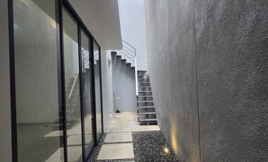 Dijual Rumah Baru Modern Elegan Siap Huni di Setraduta Grande