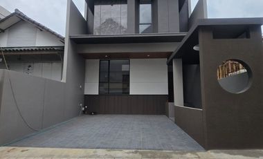 Dijual Rumah Baru Modern Elegan Siap Huni di Setraduta Grande