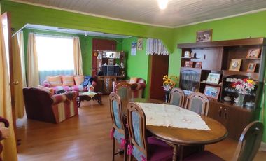 Casa  5 dorm. y con gran terreno , Santa Adriana - Carrascal.