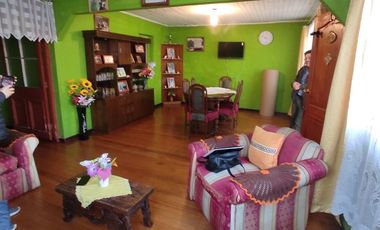 Casa  5 dorm. y con gran terreno , Santa Adriana - Carrascal.