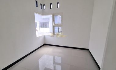 LUAS DAN NYAMAN RUMAH DALAM CLUSTER, KALASAN DEKAT BANDARA ADISUCIPTO