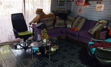 Casa 3 dorm. Av. Las Torres - Isabel Riquelme.