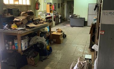 Vendo dos locales comerciales   para  taller  o bodega