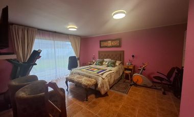 Hermosa parcela con casa sólida  impecable de 150m2 , sector El Esfuerzo Melipilla