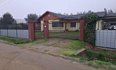 Hermosa parcela con casa sólida  impecable de 150m2 , sector El Esfuerzo Melipilla