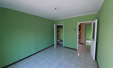 Gran Casa sólida, 4 dorm. 3 baños  cercana a Av. Grecia.