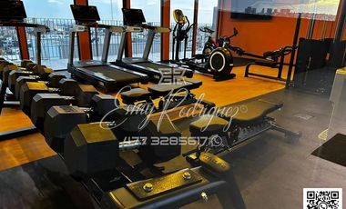 DEPARTAMENTO AMEBLADO EN RENTA, 2 REC, FRENTE A PLAZA MAYOR, ALBERCA, NUEVO, DE LUJO, AMENIDADES PREMIUM