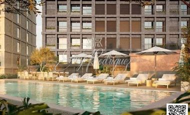 DEPARTAMENTO AMEBLADO EN RENTA, 2 REC, FRENTE A PLAZA MAYOR, ALBERCA, NUEVO, DE LUJO, AMENIDADES PREMIUM