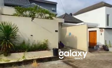 DISEWAKAN VILLA BAGUS 2 LANTAI DI BLONGKEKER PURI GADING JIMBARAN BADUNG, BALI