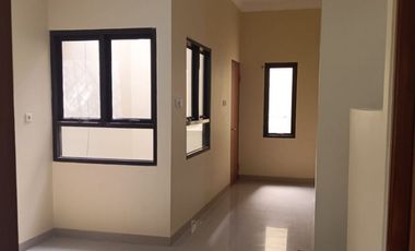 Rumah 2 Lantai 84m² Puri Mutiara Cipayung Siap Huni