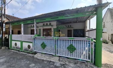 DIJUAL RUMAH SIAP HUNI 800 JUTAAN SHM DEKAT KE SMA DE BRITTO JOGJA DI CATURTUNGGAL DEPOK