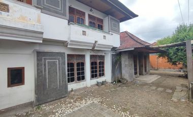 Dijual Rumah Lantai 2 okasi : Jl Suli , Desa Dangin Puri Kangin, Kecamatan Denpasar Utara, Kota Denpasar