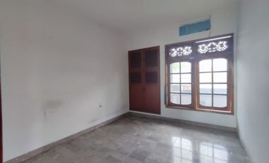 Dijual Rumah Lantai 2 okasi : Jl Suli , Desa Dangin Puri Kangin, Kecamatan Denpasar Utara, Kota Denpasar