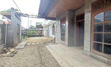 Dijual Rumah Lantai 2 okasi : Jl Suli , Desa Dangin Puri Kangin, Kecamatan Denpasar Utara, Kota Denpasar