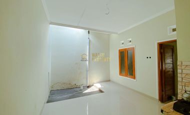 RUMAH BARU DALAM CLUSTER, DEKAT KAMPUS UKRIM