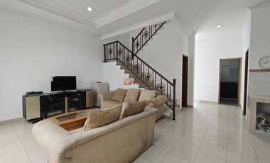 Dekat Pusat Kuliner Teluk Gong & Daan Mogot, Disewakan Rumah 2 Lantai Siap Huni Taman Permata Indah Jakarta Utara