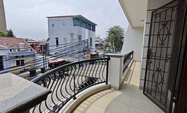 Dekat Pusat Kuliner Teluk Gong & Daan Mogot, Disewakan Rumah 2 Lantai Siap Huni Taman Permata Indah Jakarta Utara