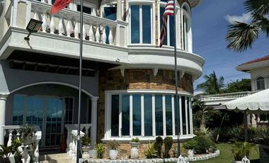 Beachfront House in a secured and peaceful subdivision