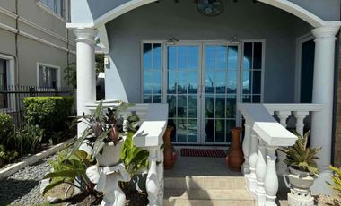 Beachfront House in a secured and peaceful subdivision