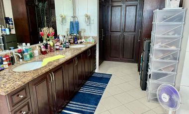 Beachfront House in a secured and peaceful subdivision