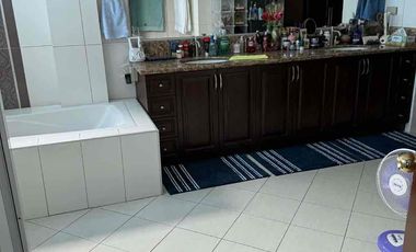 Beachfront House in a secured and peaceful subdivision