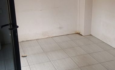 Ruko kecil pinggir jalan 2lt, di Jl Raya Bekasi, Cakung, Jakarta Timur