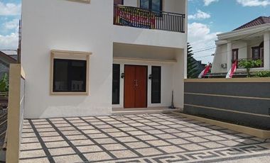 Hunian Nyaman & Aman Arcamanik – 5 Kamar Tidur, Carport 2 Mobil!