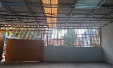 Disewakan gudang pinggir jalan boulevard di jalan cendrawasih