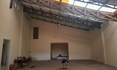 Disewakan gudang pinggir jalan boulevard di jalan cendrawasih