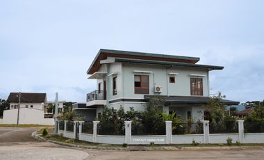 Sacrifial price from 16M to 12.8M 4 Bedroom Corner House & Lot in Bloomfields Heights by Robinson Home