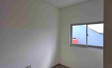 dijual rumah 2 lantai di pesantren cibabat cimahi murah
