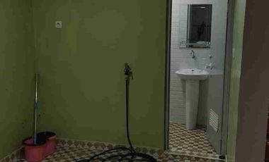 Rumah disewakan kontrakan tahunan rumah baru renovasi pondok kelapa duren sawit jakarta timur