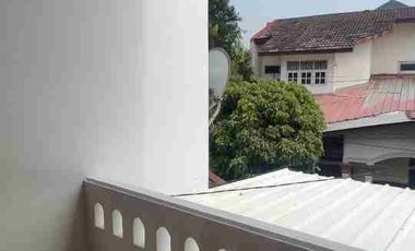 Rumah disewakan kontrakan tahunan rumah baru renovasi pondok kelapa duren sawit jakarta timur