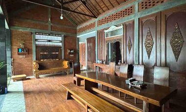 Rumah Cantik Classic Di Maguwoharjo