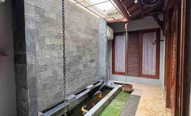 Rumah Cantik Classic Di Maguwoharjo