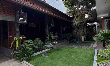 Rumah Cantik Classic Di Maguwoharjo