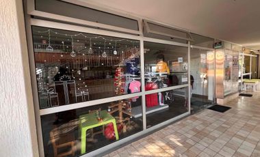 Cumbaya Vendo local centro comercial Plaza del Rancho San Francisco