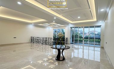 Rumah Mewah Pondok Indah 2.5 Lantai . Dalam Komplek Elite . Pool & Spacious Garden
