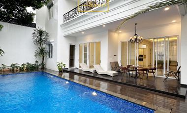 Rumah Mewah Pondok Indah 2.5 Lantai . Dalam Komplek Elite . Pool & Spacious Garden