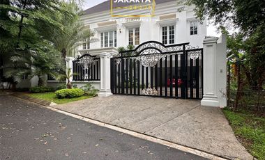 Rumah Mewah Pondok Indah 2.5 Lantai . Dalam Komplek Elite . Pool & Spacious Garden