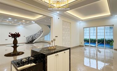 Rumah Mewah Pondok Indah 2.5 Lantai . Dalam Komplek Elite . Pool & Spacious Garden