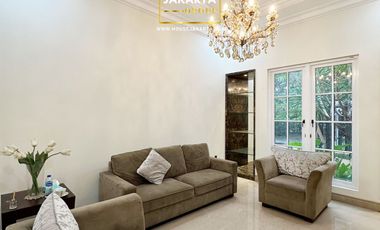 Rumah Mewah Pondok Indah 2.5 Lantai . Dalam Komplek Elite . Pool & Spacious Garden