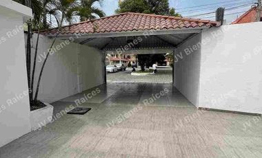 Renta de casa Urbanización Aquamarina Samborondon