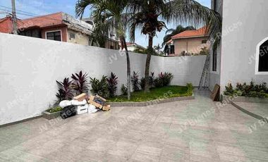 Renta de casa Urbanización Aquamarina Samborondon