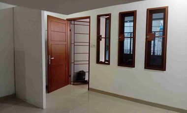 sewa rumah Pademangan 3 lantai 5 x 13 hanya 60juta/th loh