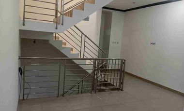 sewa rumah Pademangan 3 lantai 5 x 13 hanya 60juta/th loh
